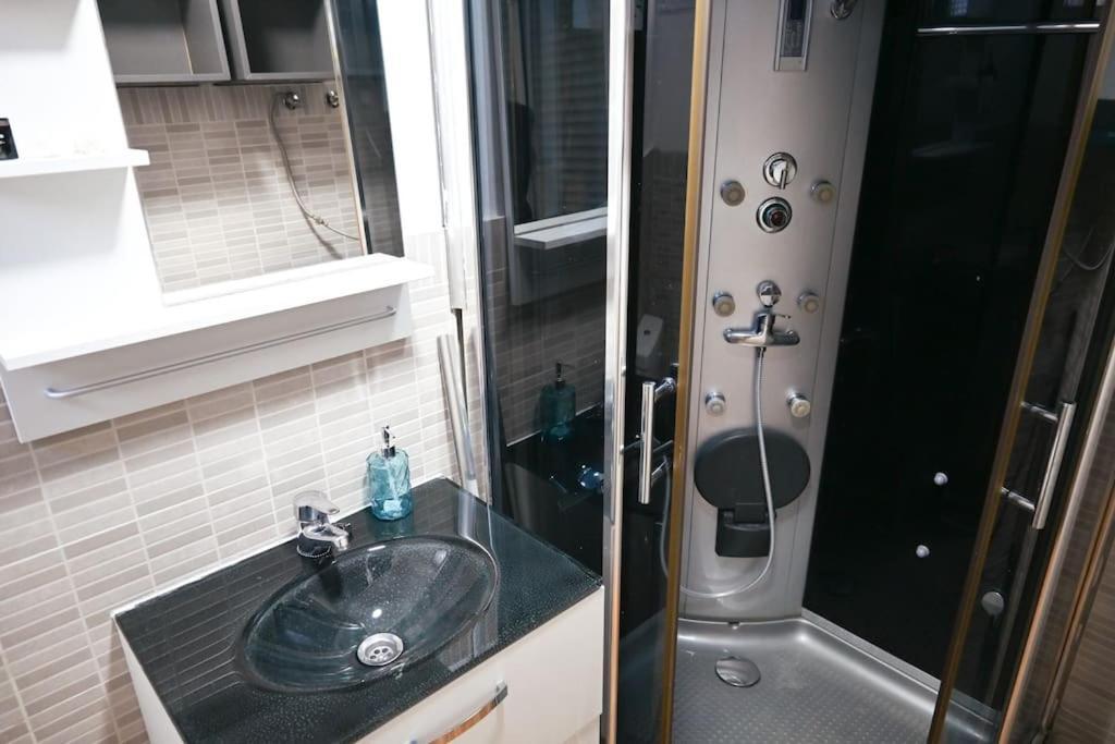 Agradable Apartamento Temporal De 1 Dormitorio En Madrid Pez30 Apartamento Exterior foto