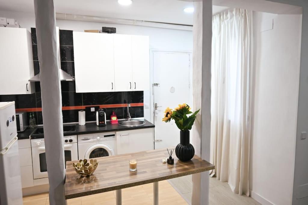 Agradable Apartamento Temporal De 1 Dormitorio En Madrid Pez30 Apartamento Exterior foto