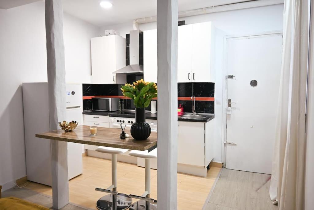 Agradable Apartamento Temporal De 1 Dormitorio En Madrid Pez30 Apartamento Exterior foto